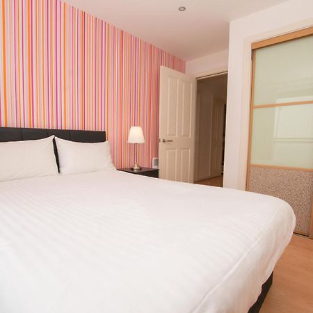 Blue Harbour Apartments เอดินบะระ ภายนอก รูปภาพ